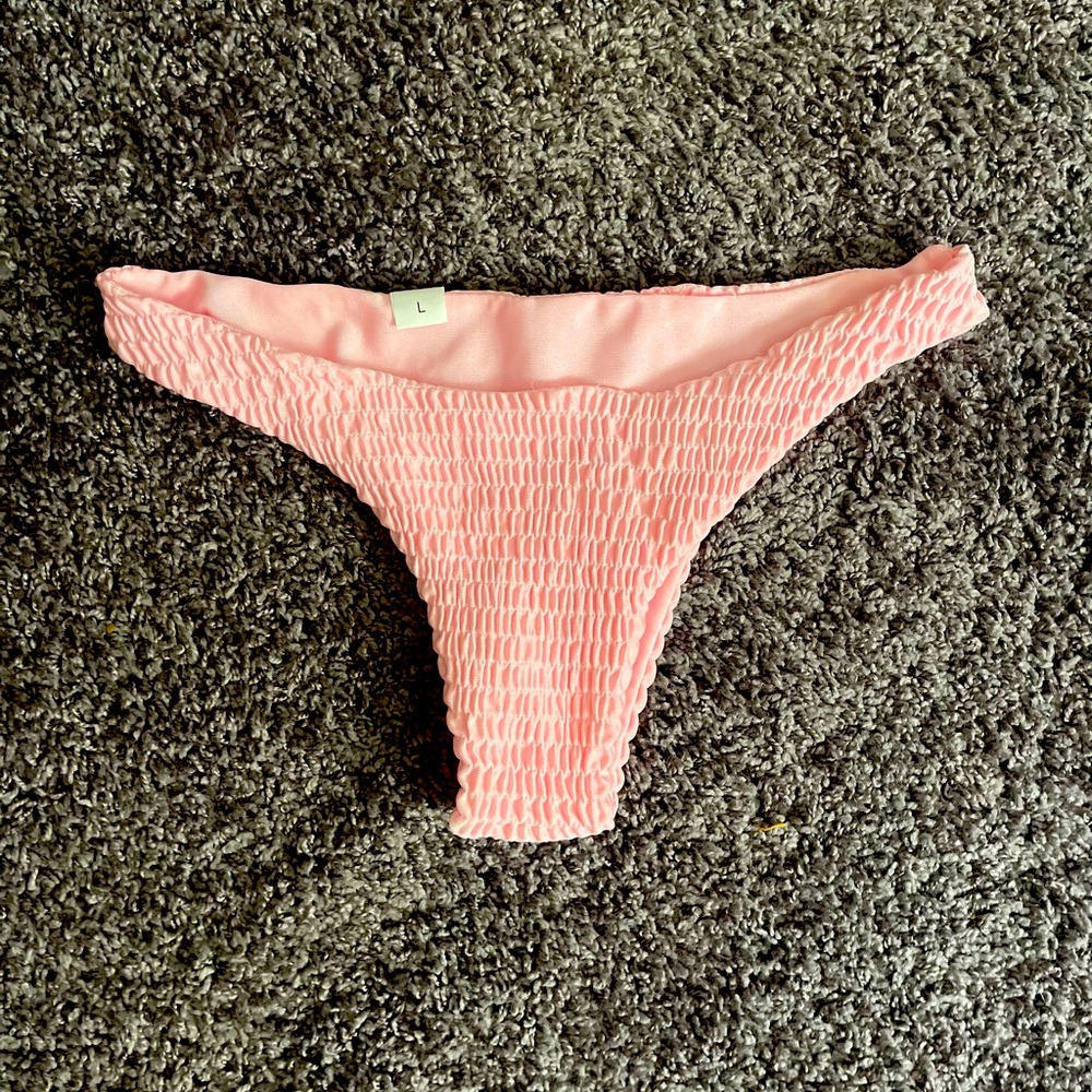 Cheeky swim bottoms